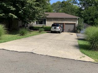 866 Bears Den Rd, Youngstown, OH 44511