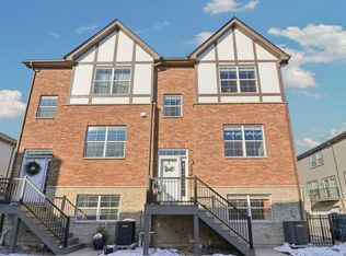 146 S Myrtle Ave, Villa Park, IL 60181
