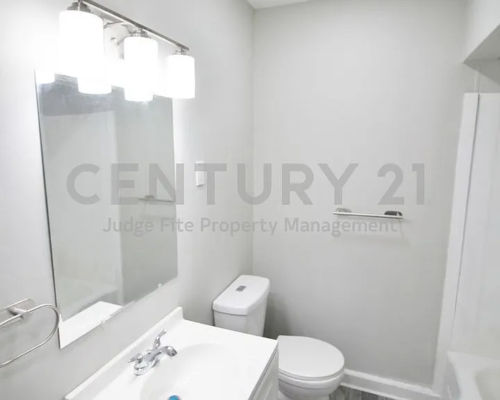 3427 Kinmore St — Photo 15