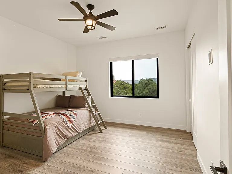 20 Crystal Sky Dr — Photo 31