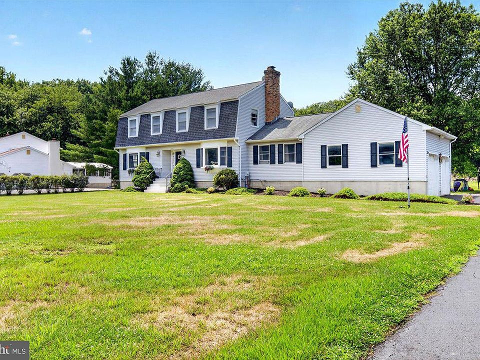 1st image of 35 Beechwood Dr