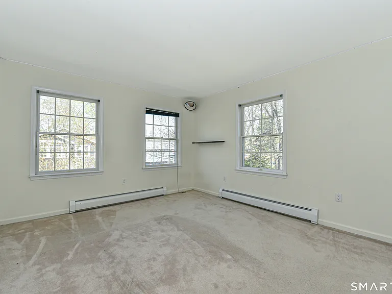 5 Moody Ave — Photo 27