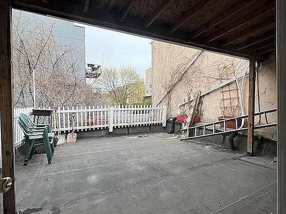 5th image of 617 Washington Ave #1