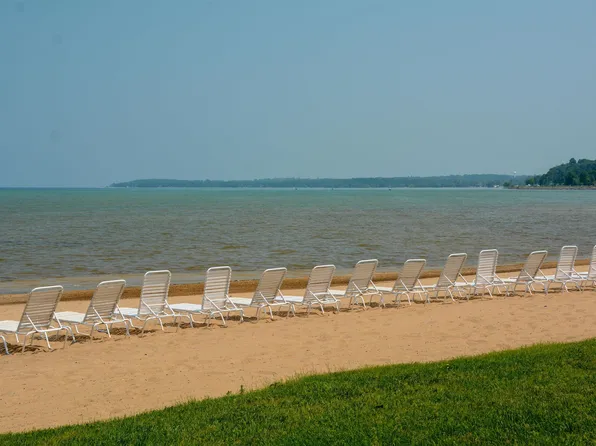 2305 N Us Highway 31 N #400, Traverse City, MI 49686