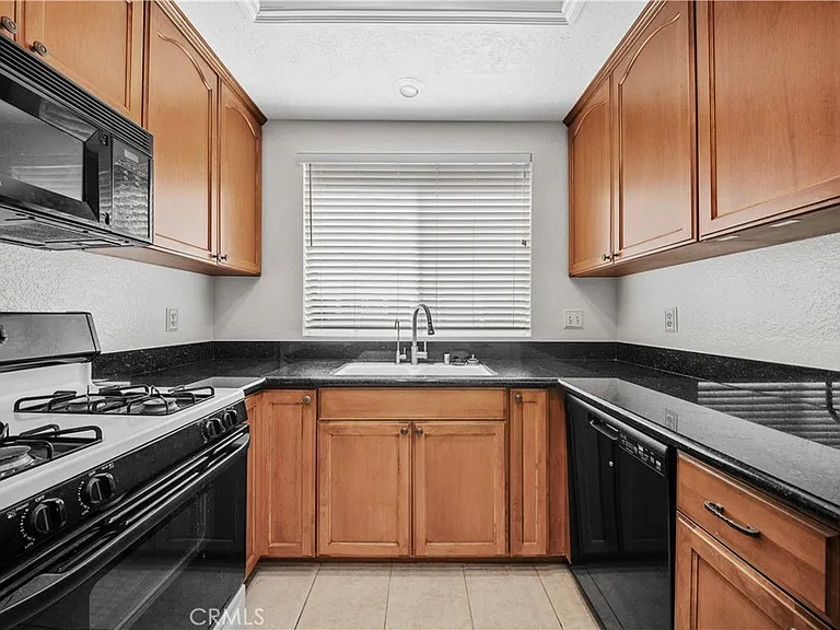 632 Springbrook N #7 — Photo 8