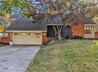1115 NE Oak Tree Dr, Lees Summit, MO 64086