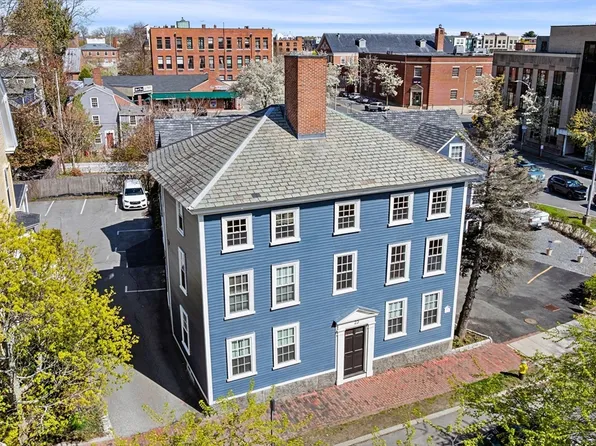 23 Summer St #10, Salem, MA 01970