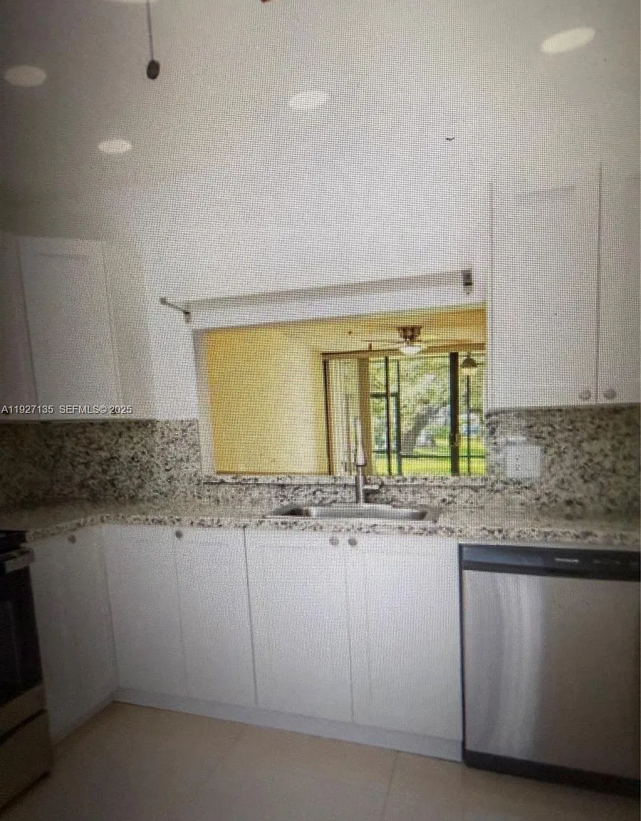 2 bed, 1205 sqft, $2,600 — Photo 3