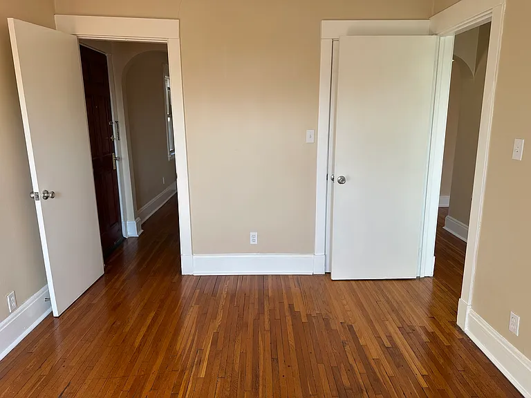 4828 Glenway Ave — Photo 12