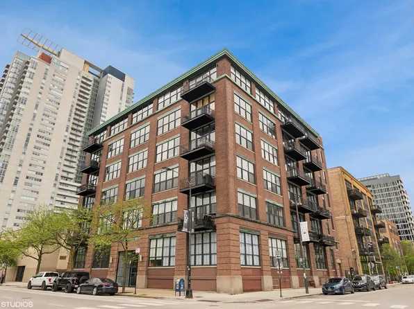 817 W Washington Blvd Unit 402, Chicago, IL 60607