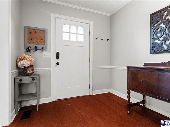 4th image of 716 Corbett Pl