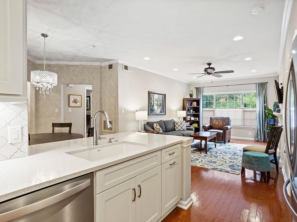 1st image of 202 Vinings Forest Cir SE