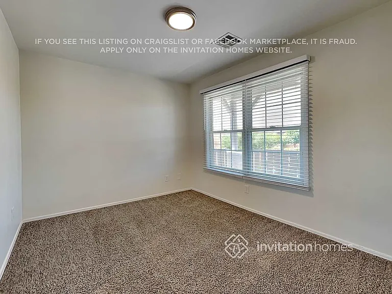 2246 E Bowker St — Photo 14