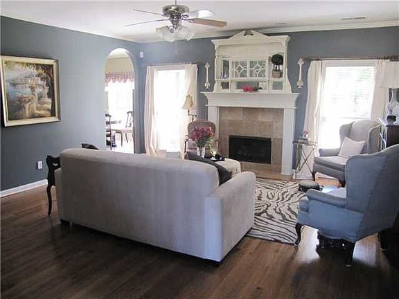 3rd image of 1203 Desert Pine Ln