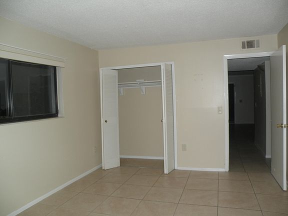 4th image of 2499 Oak Park Way