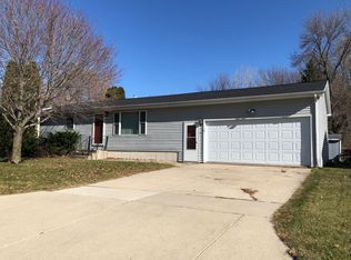 952 N 9th St W, Clear Lake, IA 50428