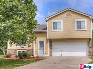 6830 N 116th Cir, Omaha, NE 68164