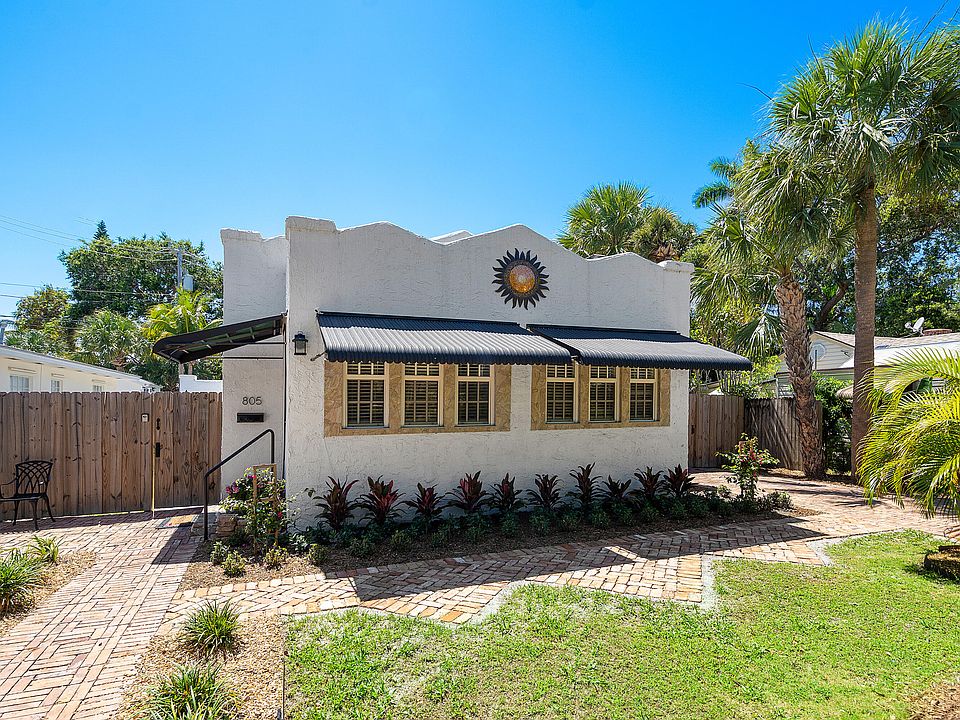 1st image of 805 N Lakeside Drive