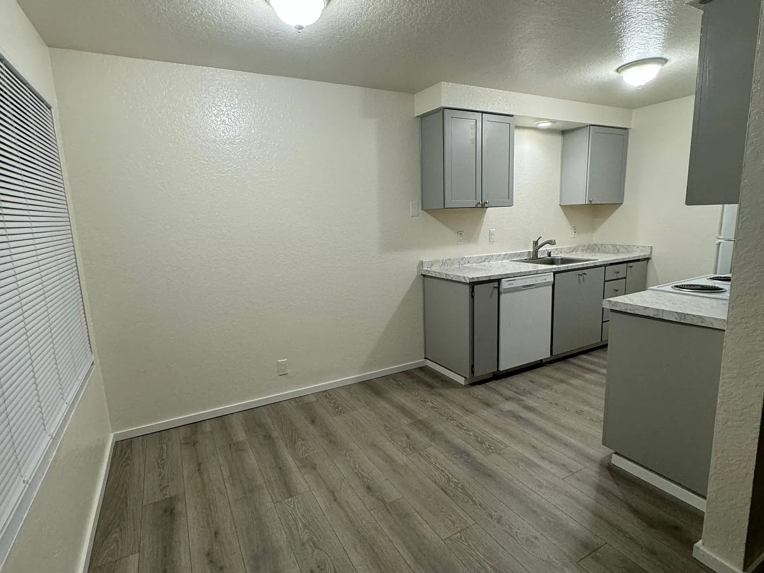2 bed, 800 sqft, $1,950 — Photo 3