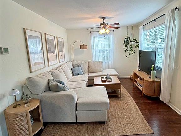 3rd image of 2842 15TH AVENUE N
