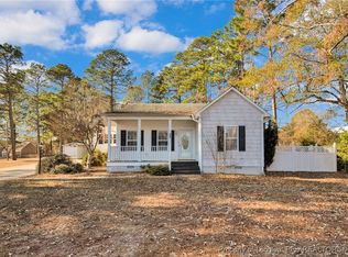 89 Willoughby Dr, Saint Pauls, NC 28384