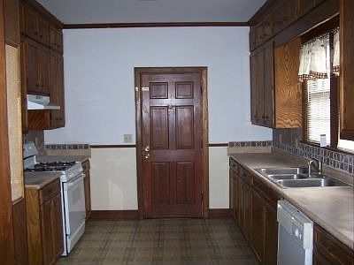 4th image of 104 Martin Luther King Dr