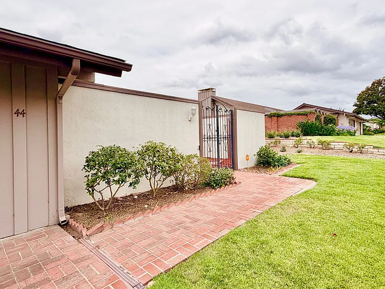 44 Via Casitas — Photo 3