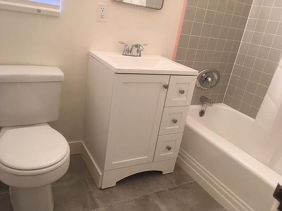 4th image of 442 Riverdale Dr