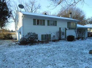 30390 S Meadowbrook Ln, Elkhart, IN 46514