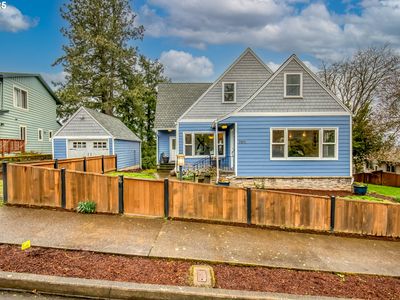 7041 SE Pine St, Portland, OR, 97215
