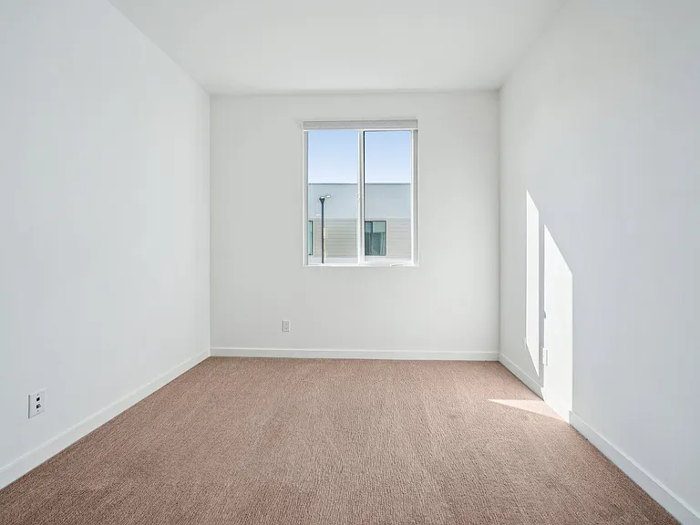 11048 Luminate Dr — Photo 23
