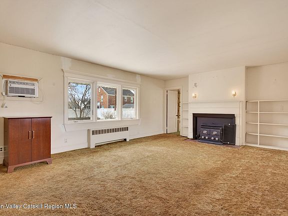 3rd image of 85 Harding Avenue