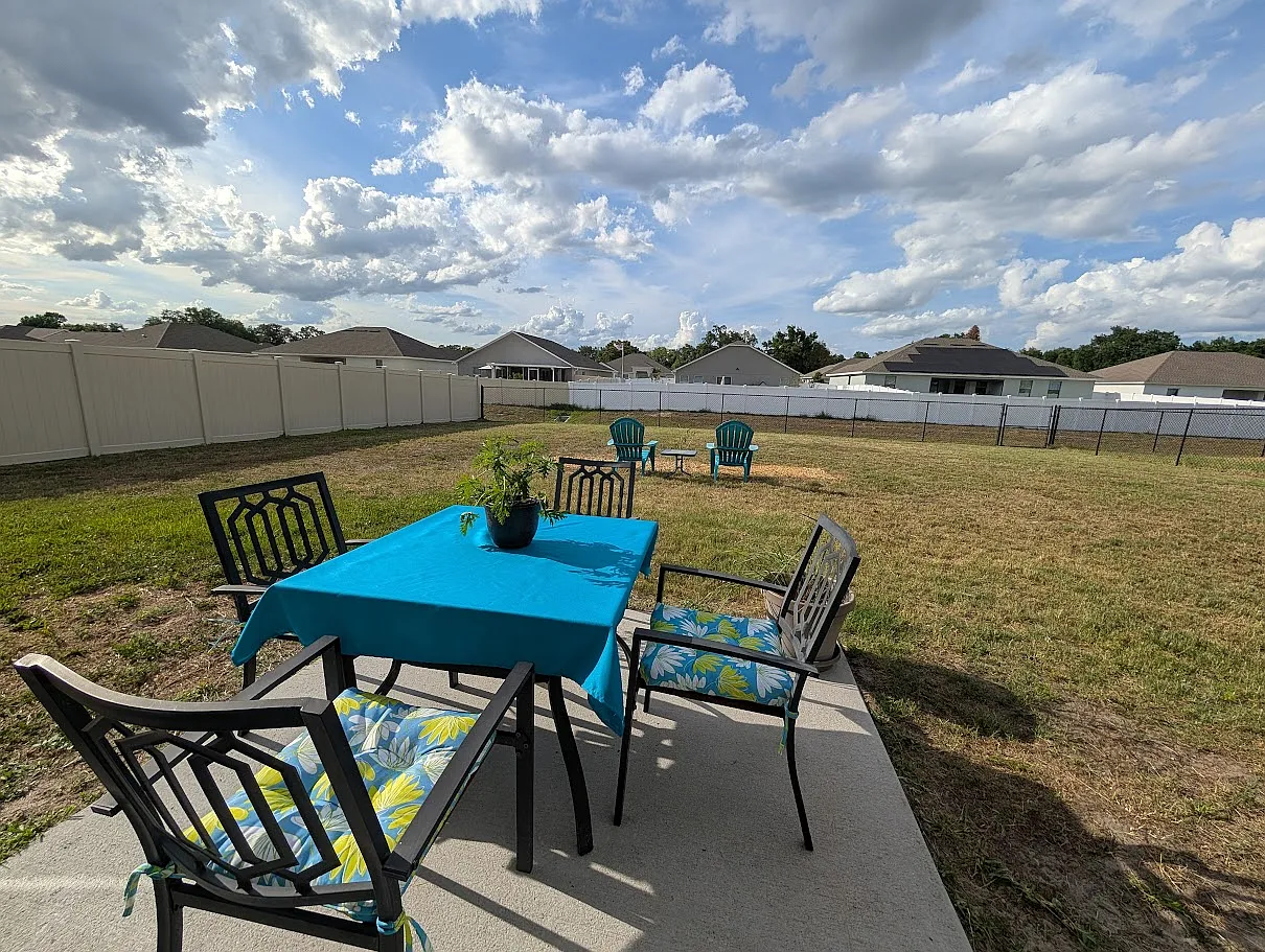 3 bed, 1345 sqft, $2,350 — Photo 3