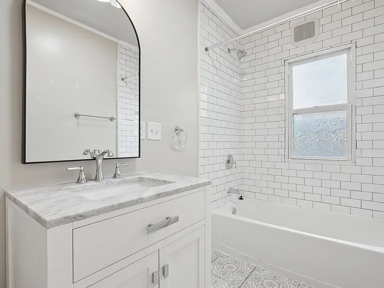 1151-1153 Wilson Ave #1153 — Photo 5