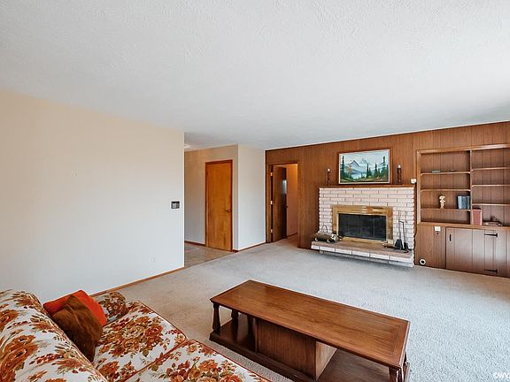 5th image of 408 Stoneway Dr NW