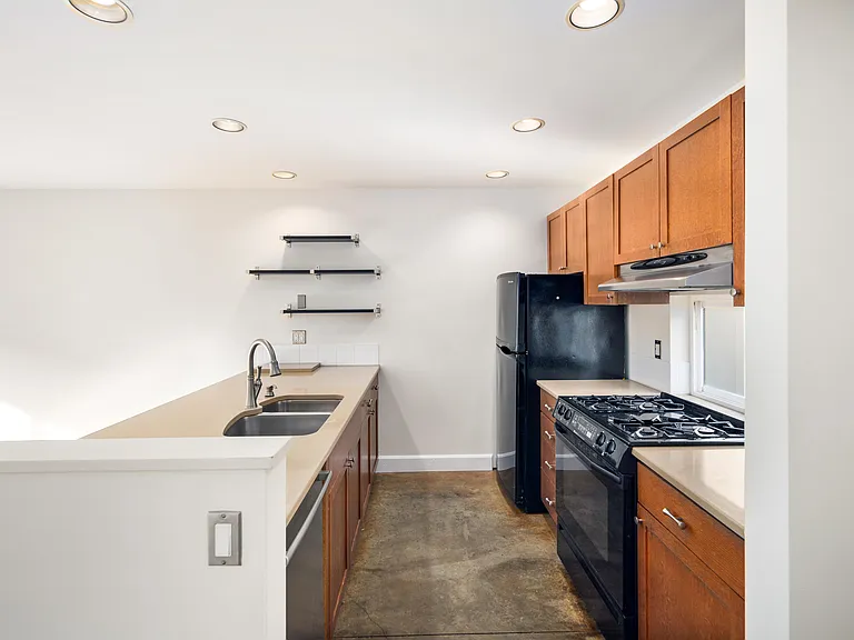 112 22nd Ave — Photo 15