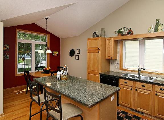 5th image of 13821 Falcon Ave