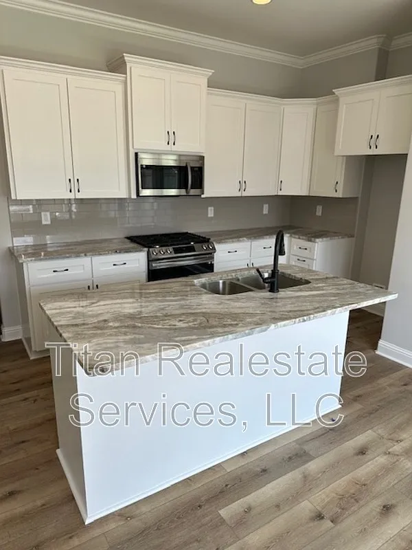3 bed, 2.5 bath, 1605 sqft, $2,100 — Photo 4