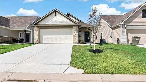 3007 Stevens Dr Photo 1