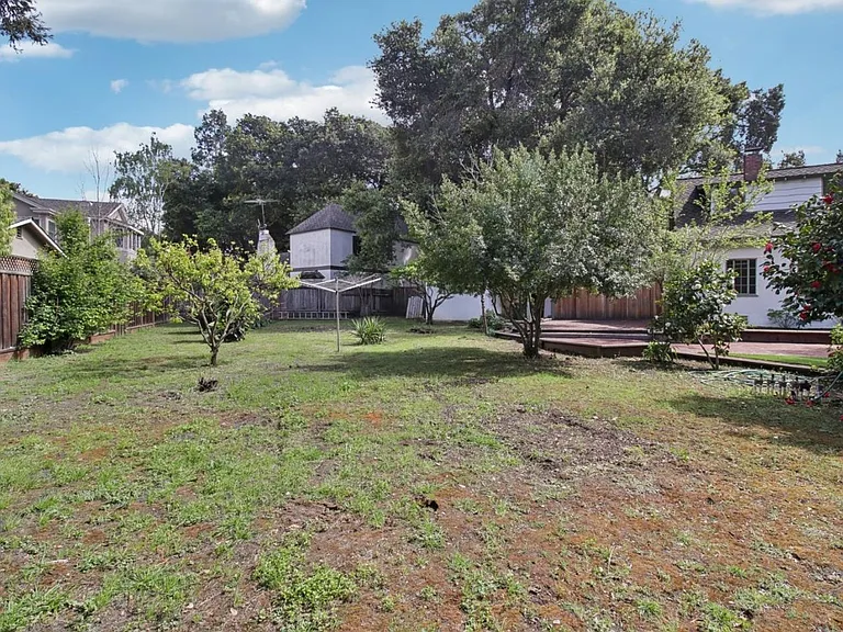 1040 Creek Dr — Photo 48