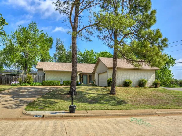 1417 Devonshire Ct, Edmond, OK 73034