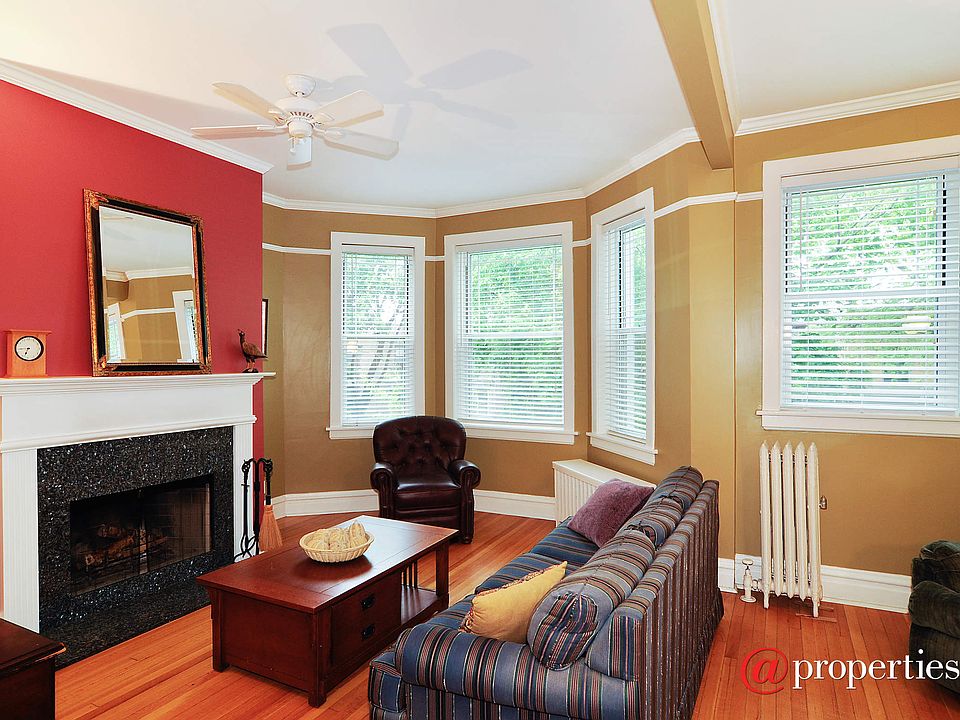 2nd Floor Living Room