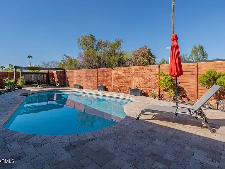 1634 E Del Rio Dr — Photo 18