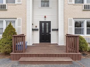 40 Williams Ave APT 1B, East Providence, RI 02914