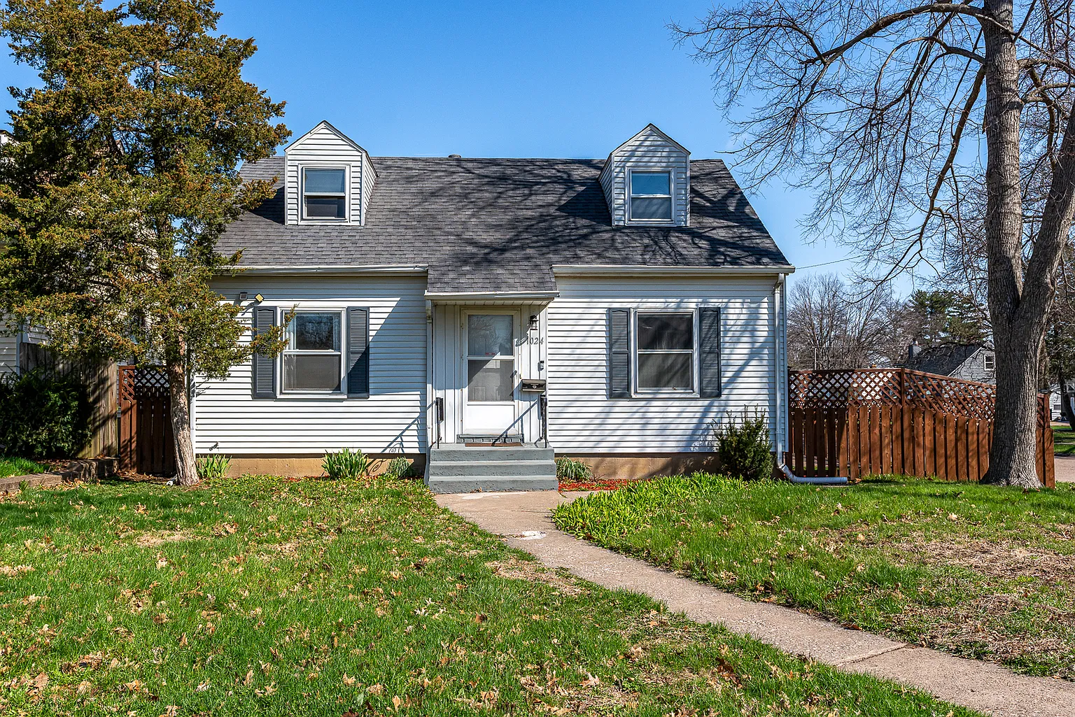 1024 Berg Pl photo 1