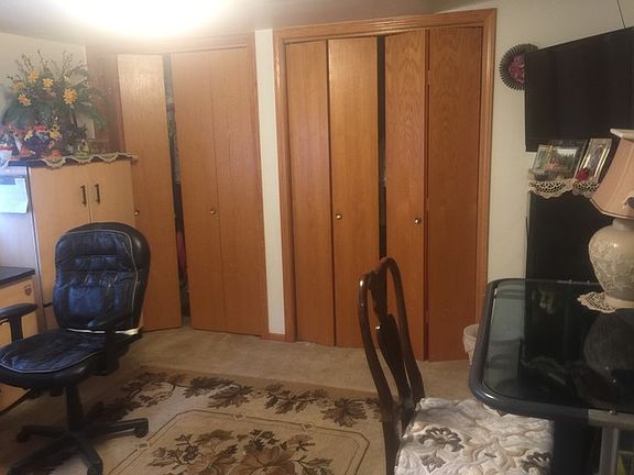 2nd image of 6040 Lincoln Ave