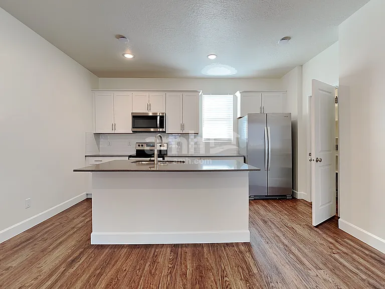 11078 S Trocadero Ave — Photo 5