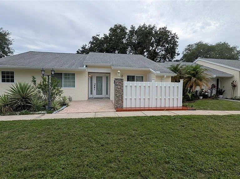 4000 Poinciana Ct — Photo 1