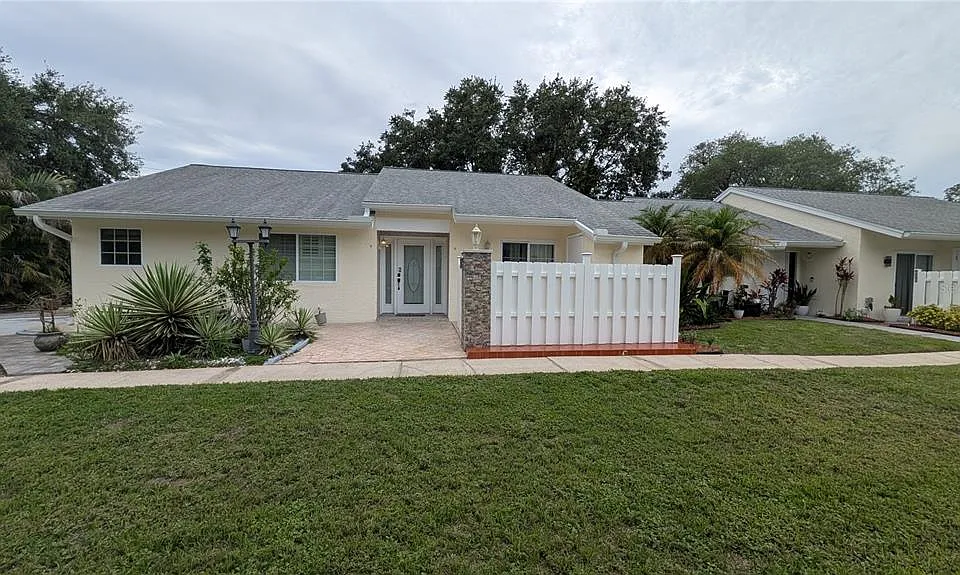 4000 Poinciana Ct