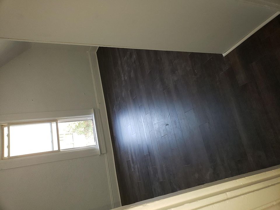 2nd image of 2629 Jackson St APT 3